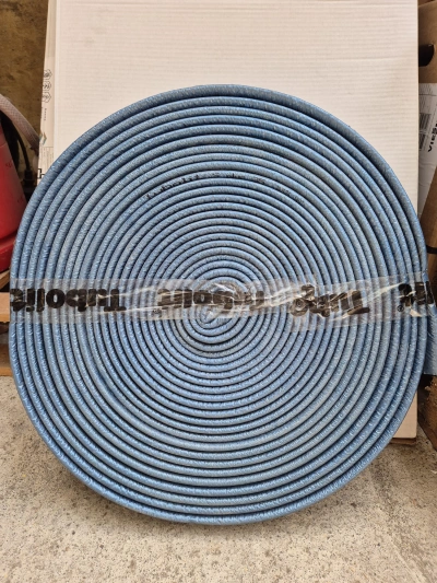 IZOLATIE POLIETILENA INALTA DENSITATE EXPANDATA PT INST. SANITARE INGROPATE ROLA 20M D.35X4mm